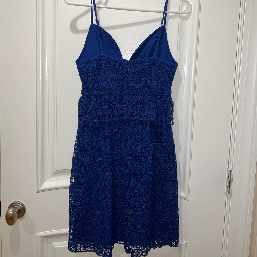 Guess Floral Embroidery V-Neck Sheath Dress - Picture 5 of 8